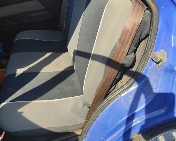 Синий Шкода Фаворит, объемом двигателя 1.3 л и пробегом 200 тыс. км за 300 $, фото 9 на Automoto.ua