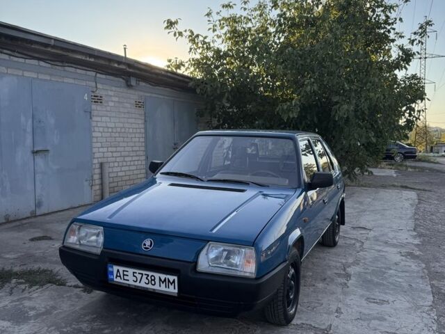 Синій Шкода Фаворит, об'ємом двигуна 1.3 л та пробігом 64 тис. км за 1300 $, фото 1 на Automoto.ua