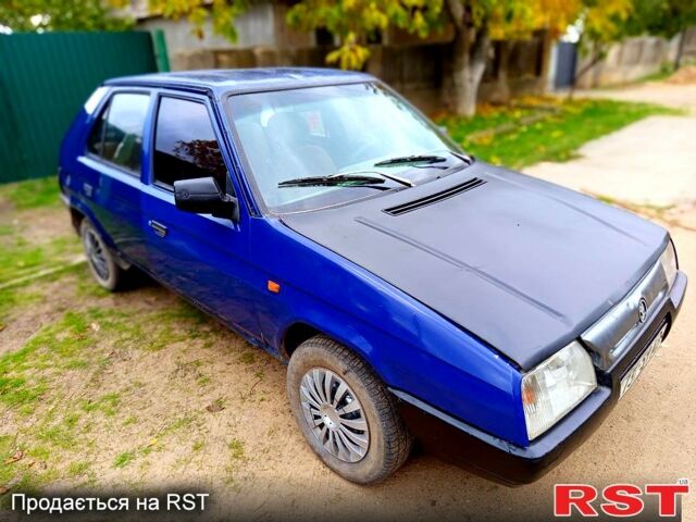 Синій Шкода Фаворит, об'ємом двигуна 1.3 л та пробігом 295 тис. км за 750 $, фото 3 на Automoto.ua