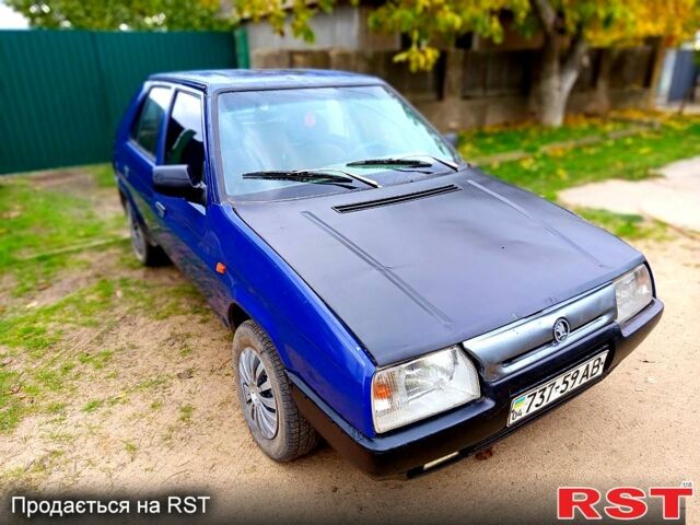 Синій Шкода Фаворит, об'ємом двигуна 1.3 л та пробігом 295 тис. км за 750 $, фото 1 на Automoto.ua