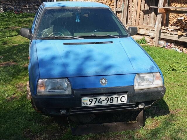 Синий Шкода Фаворит, объемом двигателя 1.3 л и пробегом 18 тыс. км за 20000 $, фото 4 на Automoto.ua