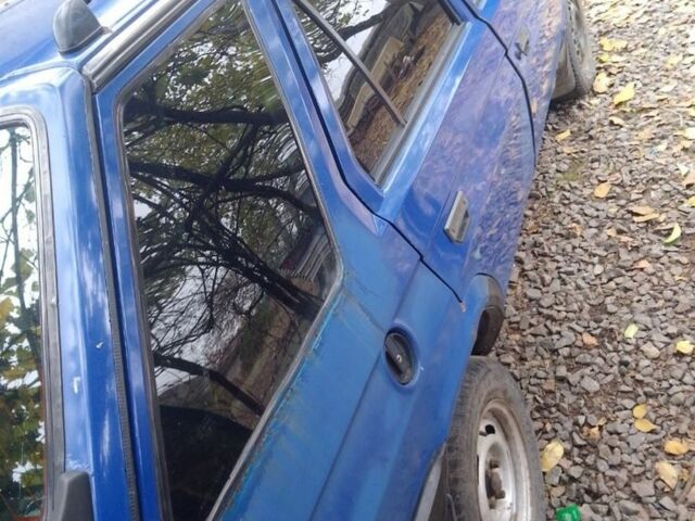 Синий Шкода Фаворит, объемом двигателя 1.3 л и пробегом 1000 тыс. км за 406 $, фото 3 на Automoto.ua