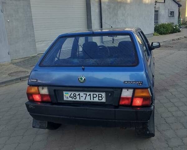 Синий Шкода Фаворит, объемом двигателя 1.28 л и пробегом 179 тыс. км за 950 $, фото 4 на Automoto.ua