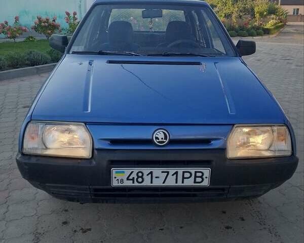 Синий Шкода Фаворит, объемом двигателя 1.28 л и пробегом 179 тыс. км за 950 $, фото 1 на Automoto.ua