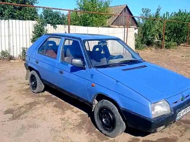 Синий Шкода Фаворит, объемом двигателя 1.3 л и пробегом 100 тыс. км за 500 $, фото 5 на Automoto.ua