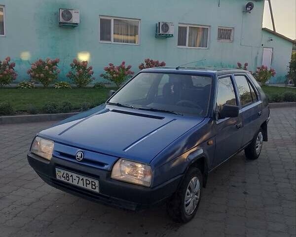 Синий Шкода Фаворит, объемом двигателя 1.28 л и пробегом 179 тыс. км за 1000 $, фото 4 на Automoto.ua