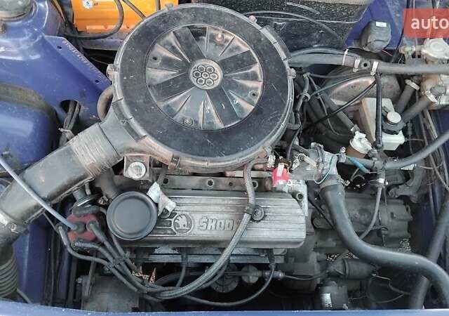 Синій Шкода Фаворит, об'ємом двигуна 1.3 л та пробігом 303 тис. км за 900 $, фото 4 на Automoto.ua