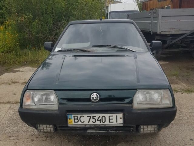 Зеленый Шкода Фаворит, объемом двигателя 1.3 л и пробегом 197 тыс. км за 500 $, фото 2 на Automoto.ua