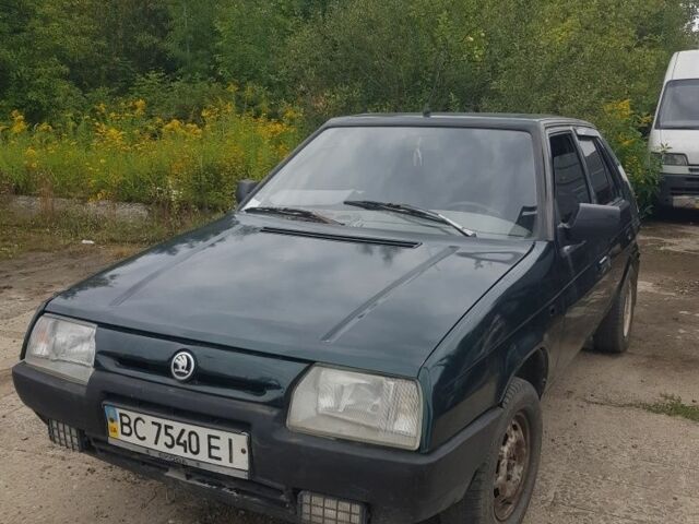 Зеленый Шкода Фаворит, объемом двигателя 1.3 л и пробегом 197 тыс. км за 500 $, фото 1 на Automoto.ua