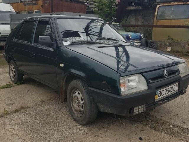 Зеленый Шкода Фаворит, объемом двигателя 1.3 л и пробегом 197 тыс. км за 500 $, фото 3 на Automoto.ua