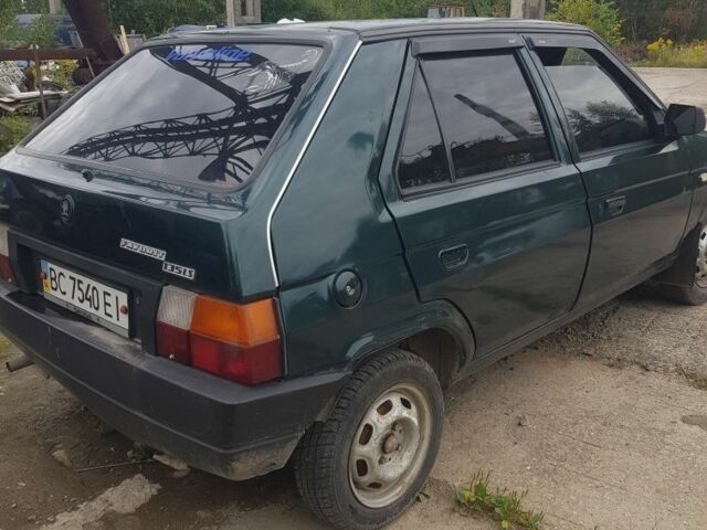 Зеленый Шкода Фаворит, объемом двигателя 1.3 л и пробегом 197 тыс. км за 500 $, фото 5 на Automoto.ua