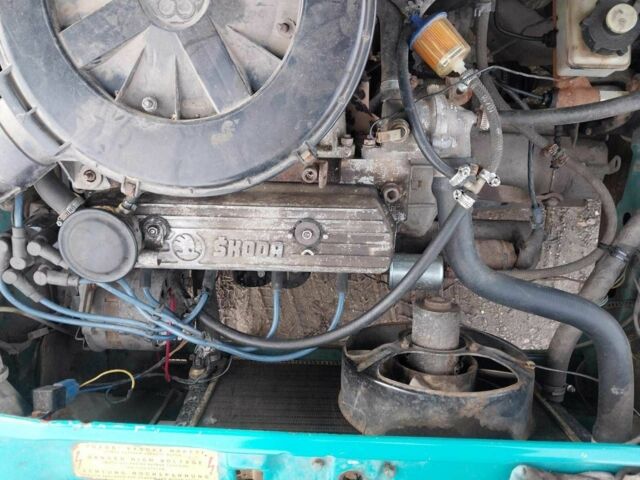 Зеленый Шкода Фаворит, объемом двигателя 1.3 л и пробегом 278 тыс. км за 1300 $, фото 15 на Automoto.ua