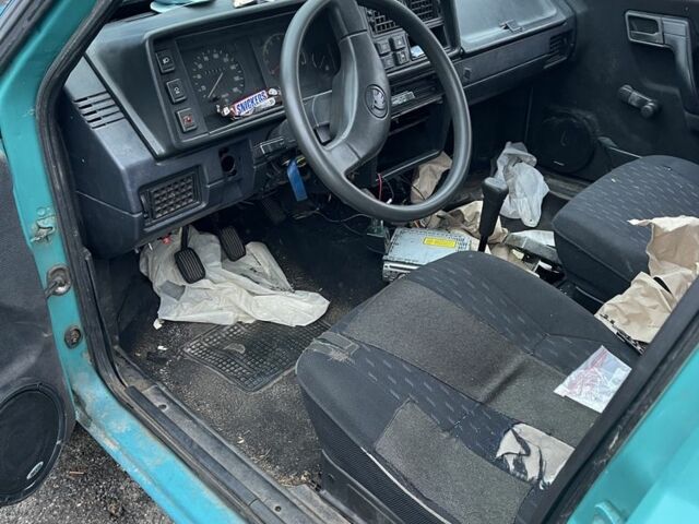 Зеленый Шкода Фаворит, объемом двигателя 1.3 л и пробегом 250 тыс. км за 355 $, фото 7 на Automoto.ua