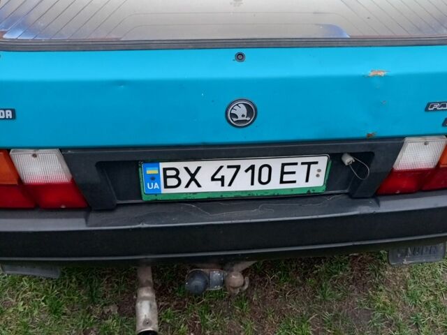 Зеленый Шкода Фаворит, объемом двигателя 1.3 л и пробегом 500 тыс. км за 900 $, фото 4 на Automoto.ua