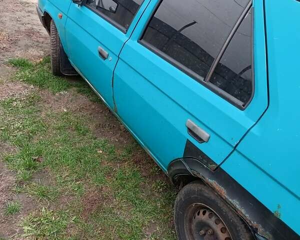 Зеленый Шкода Фаворит, объемом двигателя 1.29 л и пробегом 500 тыс. км за 900 $, фото 3 на Automoto.ua