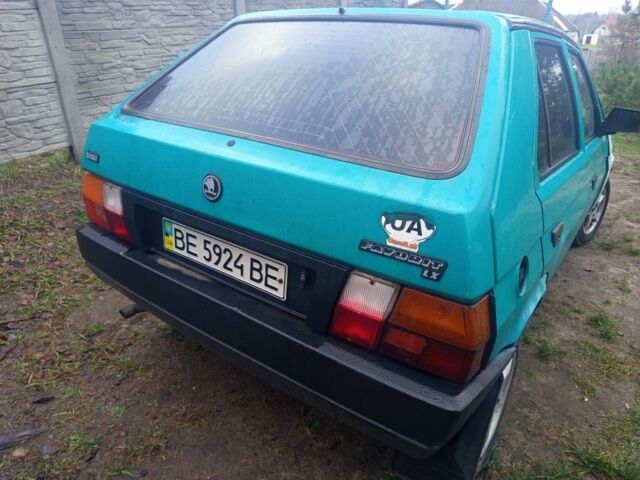 Зеленый Шкода Фаворит, объемом двигателя 1.3 л и пробегом 227 тыс. км за 500 $, фото 3 на Automoto.ua