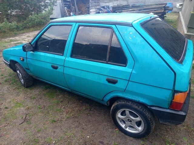 Зеленый Шкода Фаворит, объемом двигателя 1.3 л и пробегом 227 тыс. км за 500 $, фото 2 на Automoto.ua