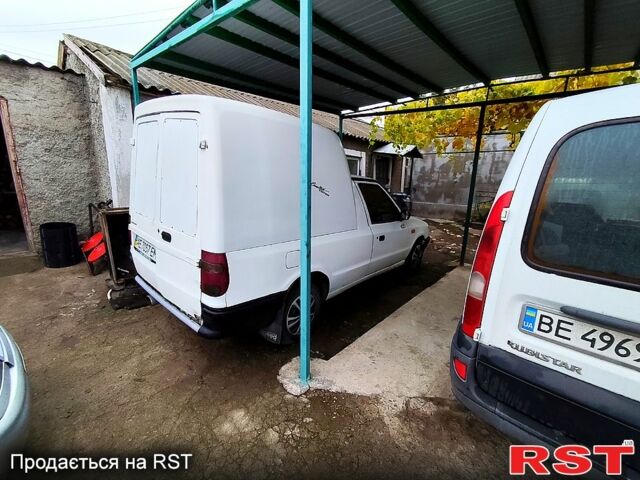 Белый Шкода Фелиция, объемом двигателя 1.3 л и пробегом 250 тыс. км за 900 $, фото 1 на Automoto.ua