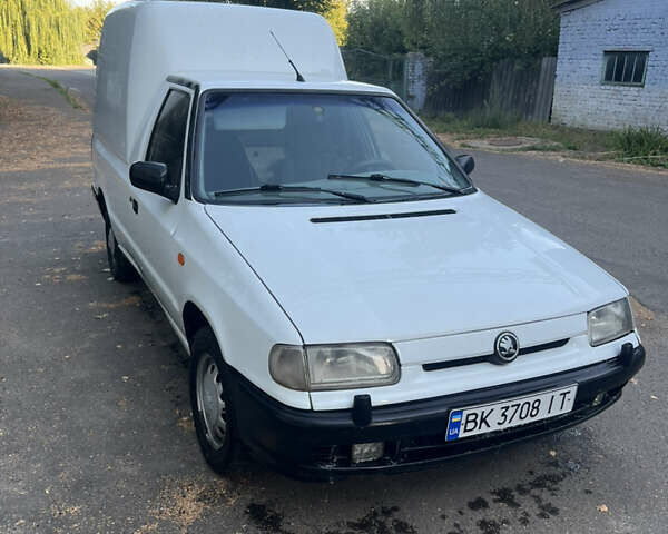 Белый Шкода Фелиция, объемом двигателя 1.9 л и пробегом 450 тыс. км за 2500 $, фото 1 на Automoto.ua