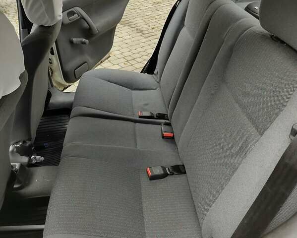 Білий Шкода Феліція, об'ємом двигуна 1.3 л та пробігом 100 тис. км за 1900 $, фото 7 на Automoto.ua