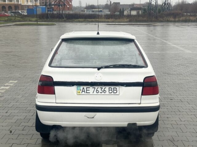 Белый Шкода Фелиция, объемом двигателя 1.3 л и пробегом 340 тыс. км за 500 $, фото 4 на Automoto.ua