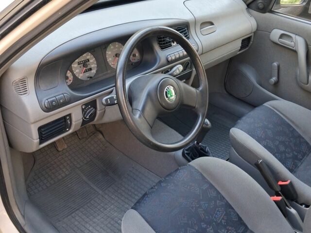 Білий Шкода Феліція, об'ємом двигуна 1.3 л та пробігом 141 тис. км за 2500 $, фото 13 на Automoto.ua