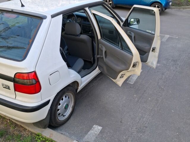 Білий Шкода Феліція, об'ємом двигуна 1.3 л та пробігом 141 тис. км за 2500 $, фото 9 на Automoto.ua