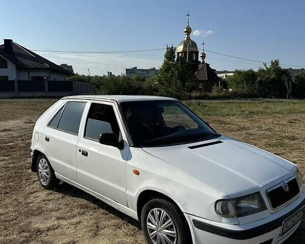 Белый Шкода Фелиция, объемом двигателя 1.3 л и пробегом 339 тыс. км за 1600 $, фото 2 на Automoto.ua