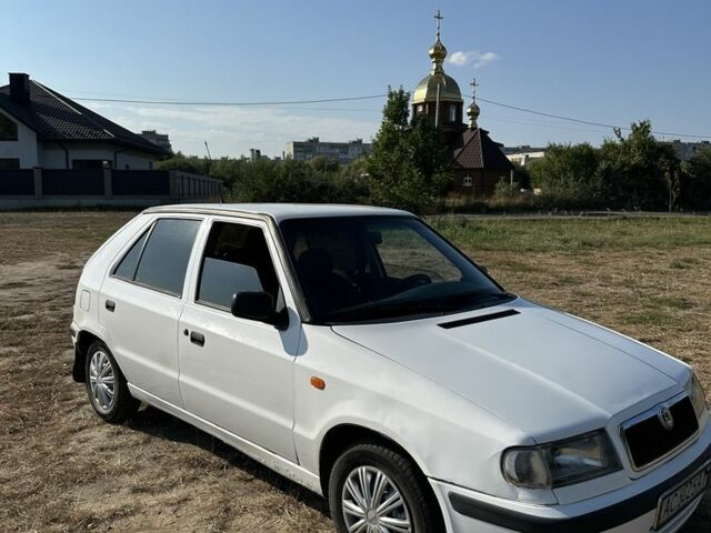 Белый Шкода Фелиция, объемом двигателя 1.3 л и пробегом 339 тыс. км за 1600 $, фото 3 на Automoto.ua