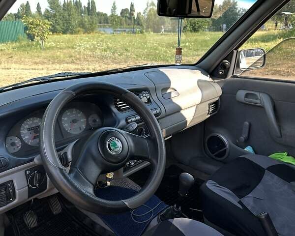 Белый Шкода Фелиция, объемом двигателя 1.3 л и пробегом 340 тыс. км за 1550 $, фото 6 на Automoto.ua