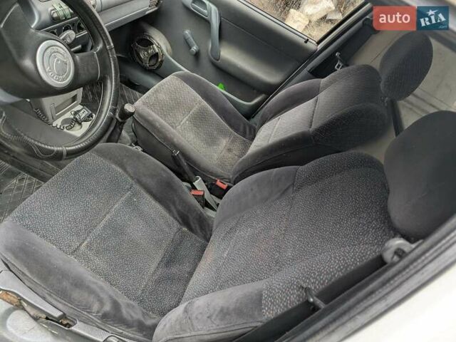 Білий Шкода Феліція, об'ємом двигуна 1.29 л та пробігом 500 тис. км за 1299 $, фото 21 на Automoto.ua