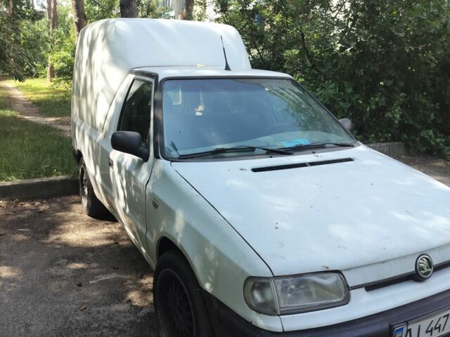 Белый Шкода Фелиция, объемом двигателя 1.3 л и пробегом 300 тыс. км за 1300 $, фото 4 на Automoto.ua