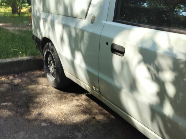 Белый Шкода Фелиция, объемом двигателя 1.3 л и пробегом 300 тыс. км за 1300 $, фото 8 на Automoto.ua