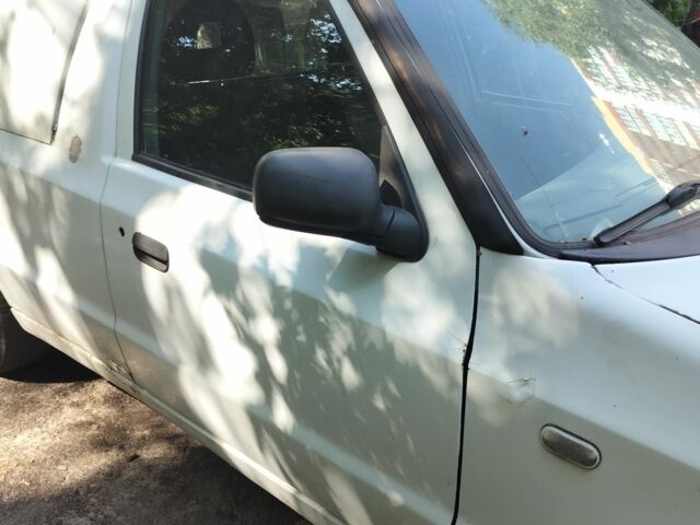 Белый Шкода Фелиция, объемом двигателя 1.3 л и пробегом 300 тыс. км за 1300 $, фото 5 на Automoto.ua