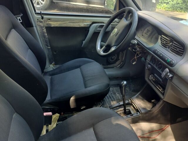 Белый Шкода Фелиция, объемом двигателя 1.3 л и пробегом 300 тыс. км за 1300 $, фото 6 на Automoto.ua