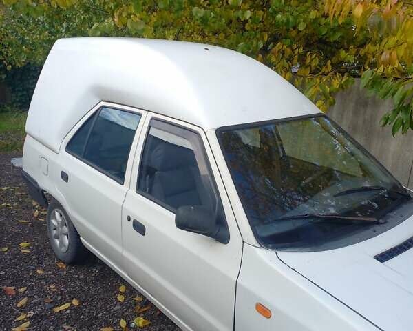 Белый Шкода Фелиция, объемом двигателя 1.3 л и пробегом 190 тыс. км за 2000 $, фото 4 на Automoto.ua