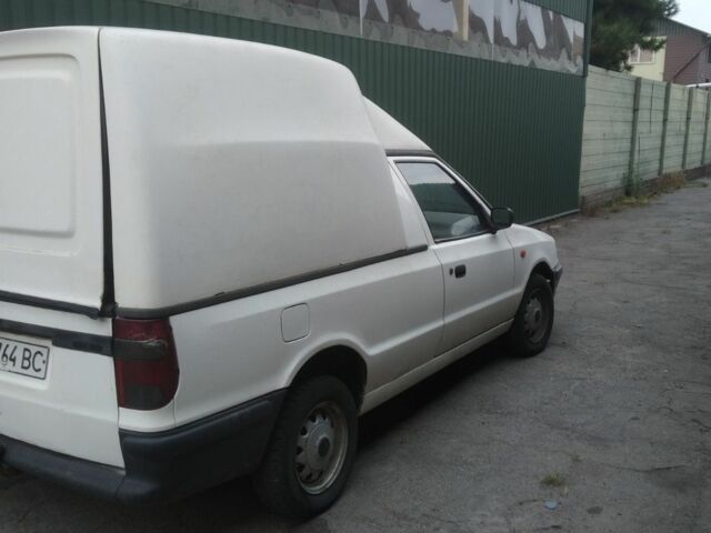 Белый Шкода Фелиция, объемом двигателя 1.3 л и пробегом 180 тыс. км за 1100 $, фото 1 на Automoto.ua