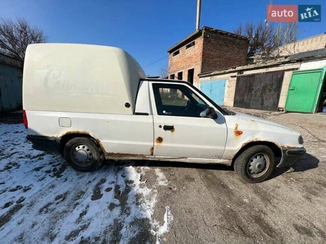 Белый Шкода Фелиция, объемом двигателя 1.3 л и пробегом 499 тыс. км за 900 $, фото 1 на Automoto.ua