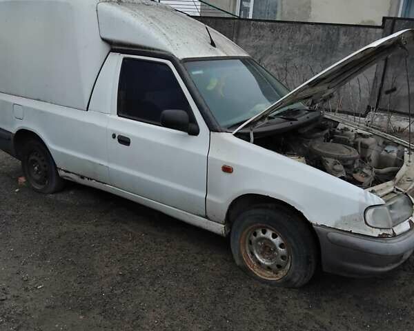 Белый Шкода Фелиция, объемом двигателя 1.3 л и пробегом 300 тыс. км за 800 $, фото 4 на Automoto.ua