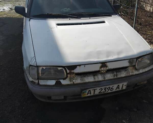 Белый Шкода Фелиция, объемом двигателя 1.3 л и пробегом 300 тыс. км за 800 $, фото 8 на Automoto.ua
