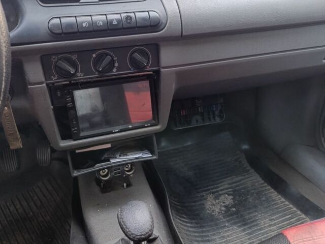 Шкода Фелиция 2001 в Днепре (Днепропетровске) на Automoto.ua Белый Шкода Фелиция, объемом двигателя 1.3 л и пробегом 311 тыс. км за 1200 $, фото 6 на Automoto.ua