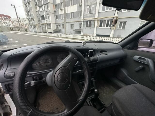 Белый Шкода Фелиция, объемом двигателя 1.3 л и пробегом 724 тыс. км за 953 $, фото 4 на Automoto.ua