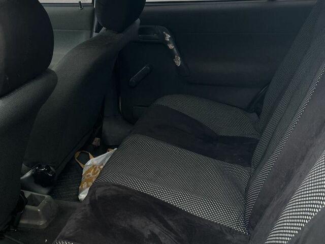 Белый Шкода Фелиция, объемом двигателя 1.3 л и пробегом 724 тыс. км за 953 $, фото 5 на Automoto.ua