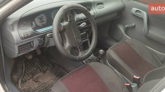 Белый Шкода Фелиция, объемом двигателя 1.29 л и пробегом 400 тыс. км за 1600 $, фото 4 на Automoto.ua