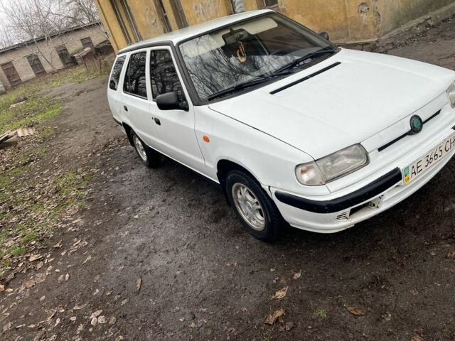 Белый Шкода Фелиция, объемом двигателя 1.3 л и пробегом 390 тыс. км за 1400 $, фото 2 на Automoto.ua