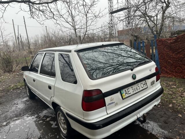 Белый Шкода Фелиция, объемом двигателя 1.3 л и пробегом 390 тыс. км за 1400 $, фото 4 на Automoto.ua