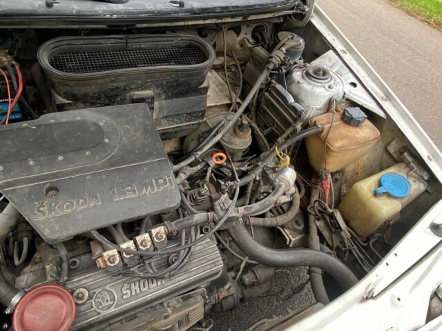 Белый Шкода Фелиция, объемом двигателя 1.3 л и пробегом 74 тыс. км за 1319 $, фото 7 на Automoto.ua