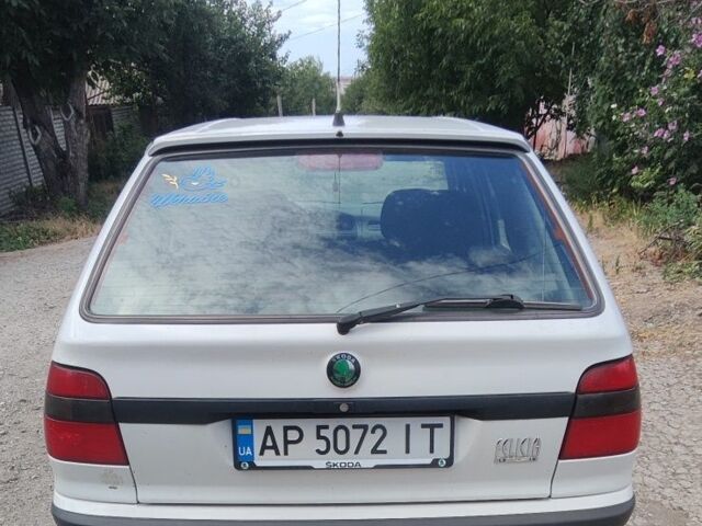 Белый Шкода Фелиция, объемом двигателя 1.6 л и пробегом 108 тыс. км за 2800 $, фото 3 на Automoto.ua