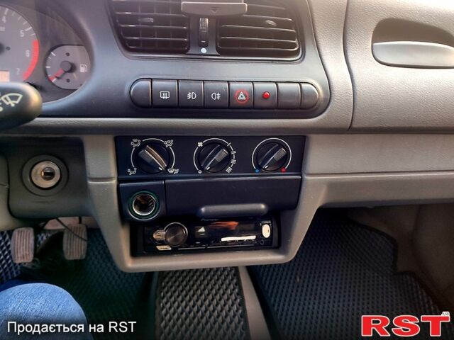 Білий Шкода Феліція, об'ємом двигуна 1.6 л та пробігом 102 тис. км за 2500 $, фото 10 на Automoto.ua