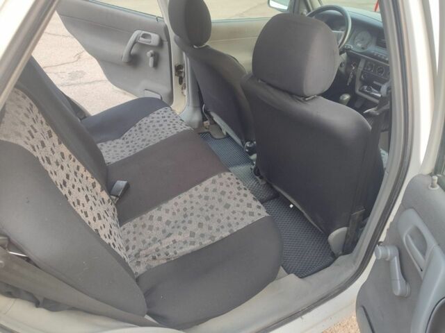 Белый Шкода Фелиция, объемом двигателя 1.6 л и пробегом 108 тыс. км за 2800 $, фото 6 на Automoto.ua